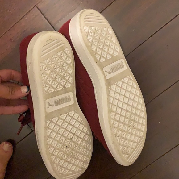 Used Puma Red Tibetan Velvet Shoes size 7.5 - Picture 4 of 5